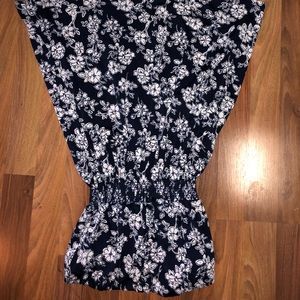 **Strapless cinched waist dress